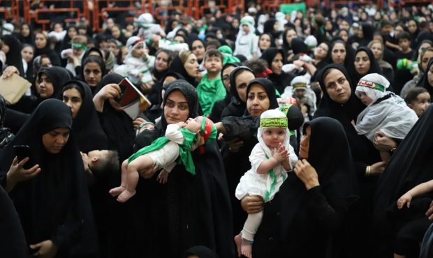همایش شیرخوارگان حسینی در کرمانشاه برگزار شد همایش شیرخوارگان حسینی در کرمانشاه برگزار شد