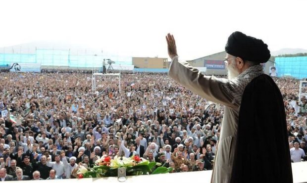 پیام امام جمعه و استاندار کرمانشاه در سالروز سفر رهبر معظم انقلاب به استان