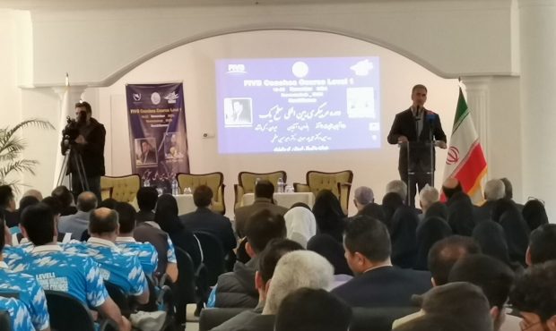 دوره مربیگری سطح یک بینالمللی والیبال در کرمانشاه آغاز شد دوره مربیگری سطح یک بینالمللی والیبال در کرمانشاه آغاز شد