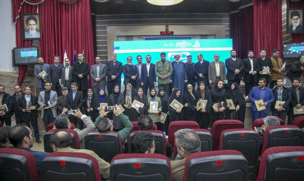 معرفی برگزیدگان هشتمین جشنواره رسانهای ابوذر کرمانشاه/ خبرنگاران ایرنا درخشیدند معرفی برگزیدگان هشتمین جشنواره رسانهای ابوذر کرمانشاه/ خبرنگاران ایرنا درخشیدند
