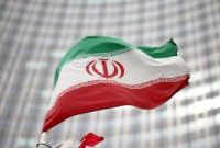 ایستاده بر زمینِ خود؛ نه در انتظار لبخندِ دیگری