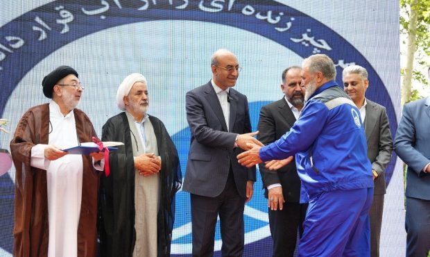 استاندار کرمانشاه: تجلیل از کارگران، انگیزه‌ای برای ادامه مسیر توسعه است
