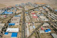 صنعت، پشت درِ بسته‌ی شهرک‌ها
