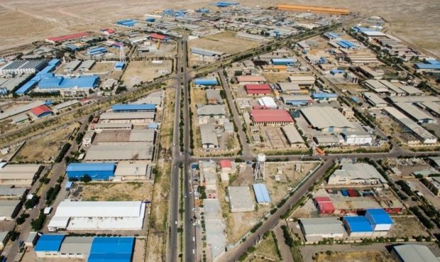 صنعت، پشت درِ بستهی شهرکها صنعت، پشت درِ بستهی شهرکها