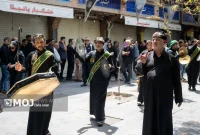 کرمانشاه یک‌پارچه در ماتم تاسوعای حسینی؛ شور و عشق حسینی در خیابان‌های شهر