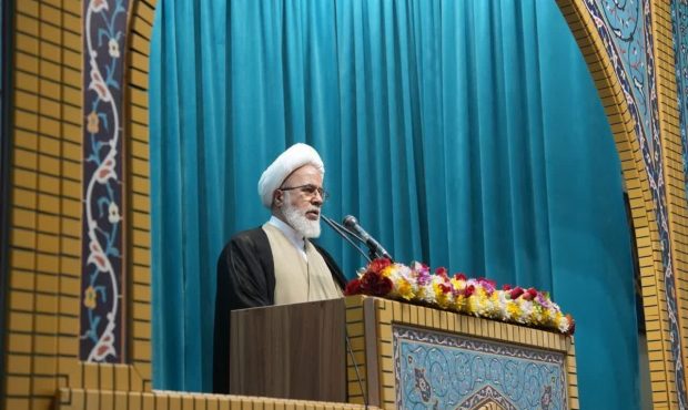 انتقاد امام جمعه کرمانشاه از دریافت زیرمیزی توسط برخی پزشکان انتقاد امام جمعه کرمانشاه از دریافت زیرمیزی توسط برخی پزشکان