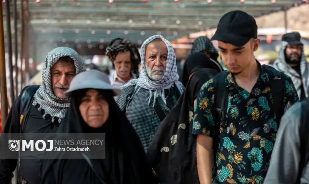 بیش از ۱۶۲ هزار زائر از مرز خسروی گذشتند/ خدمات موکبها و توزیع غذا بدون مشکل بیش از ۱۶۲ هزار زائر از مرز خسروی گذشتند/ خدمات موکبها و توزیع غذا بدون مشکل