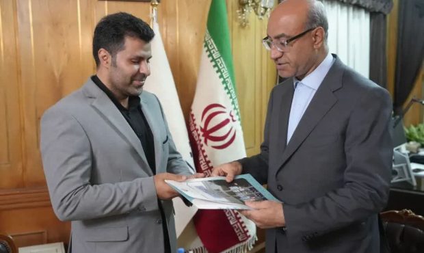 صادق مطاعی با حکم استاندار کرمانشاه رسما شهردار ماهیدشت شد