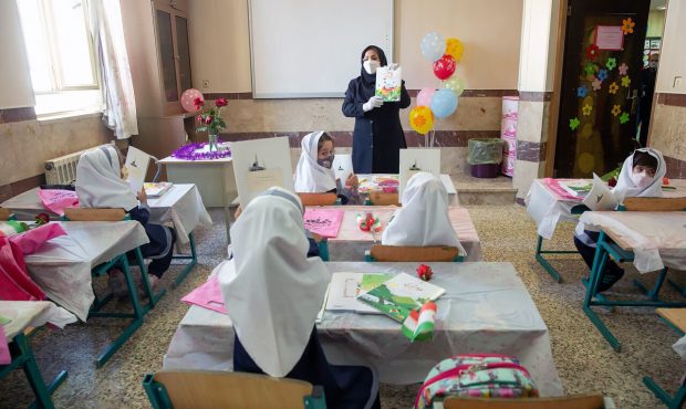 استاندار کرمانشاه: سلامت دانشآموزان و معلمان اولویت استان است استاندار کرمانشاه: سلامت دانشآموزان و معلمان اولویت استان است