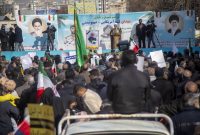 دولت می‌تواند مسائل معیشتی و مشکلات اقتصادی را برای همیشه برطرف کند