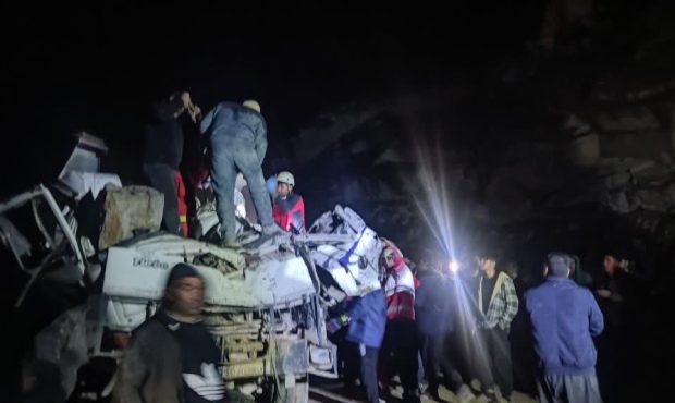 ریزش سنگ در معدن جاده هلشی کرمانشاه/ یک نفر جان باخت ریزش سنگ در معدن جاده هلشی کرمانشاه/ یک نفر جان باخت