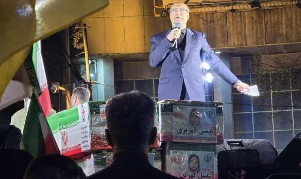 ملت ایران هرگز تسلیم تهدید نمیشود/ راه عزت و استقلال ادامه دارد ملت ایران هرگز تسلیم تهدید نمیشود/ راه عزت و استقلال ادامه دارد