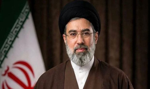 نماینده ولی‌فقیه در استان و استاندار کرمانشاه انتخاب رهبر معظم انقلاب را تبریک گفتند