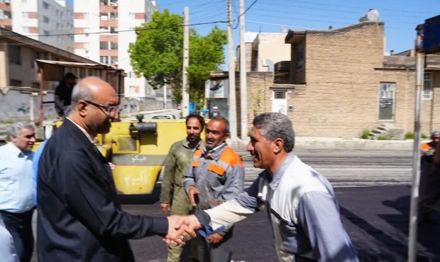 استاندار: آسفالت‌ریزی ۲۵۰ هزار تنی طی ۷ ماهه نخست سال در دستور کار شهرداری کرمانشاه است