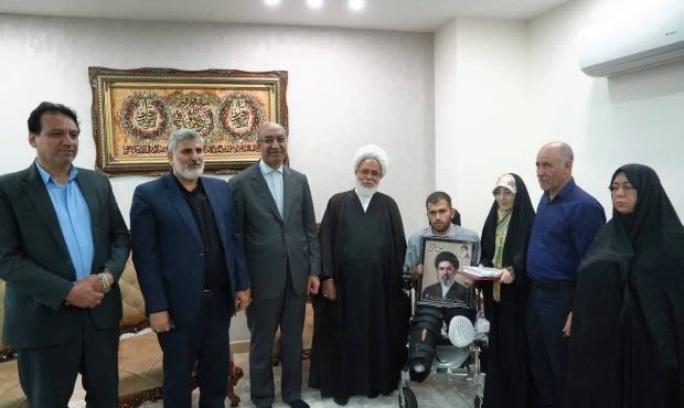 دیدار نماینده ولی فقیه و استاندار کرمانشاه با جانباز دهه هشتادی که دست‌‌ها و پاهایش را تقدیم ایران اسلامی کرد