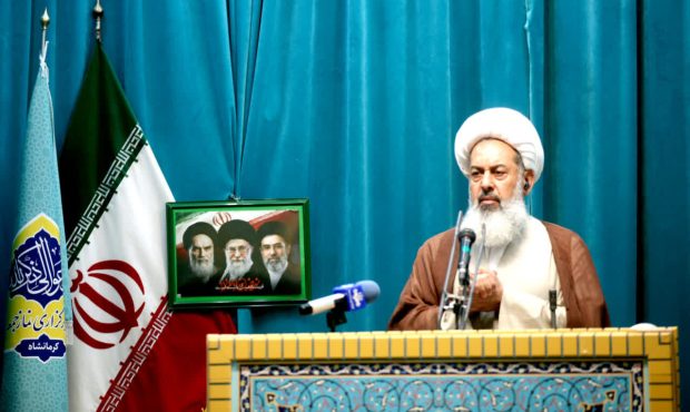 امام جمعه موقت کرمانشاه: خون شهیدان مقاومت و فرماندهان فراموش نخواهد شد امام جمعه موقت کرمانشاه: خون شهیدان مقاومت و فرماندهان فراموش نخواهد شد