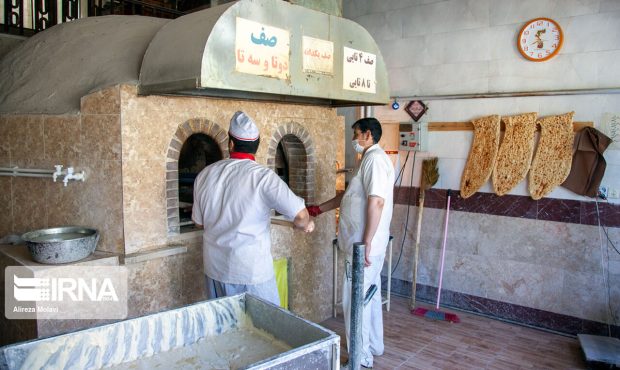 فرماندار کرمانشاه: با نانوایی‌های کم‌فروش و گران‌فروش برخورد می‌شود