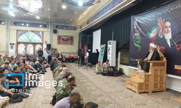 امام جمعه کرمانشاه: امام خمینی (ره) آموزه‌های اسلام را در همه ارکان جامعه جاری کرد