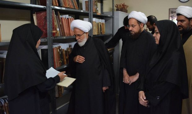 امام جمعه کرمانشاه: کتابخانههای عمومی بستری پویا برای جهاد علمی و فرهنگی در جامعه است امام جمعه کرمانشاه: کتابخانههای عمومی بستری پویا برای جهاد علمی و فرهنگی در جامعه است