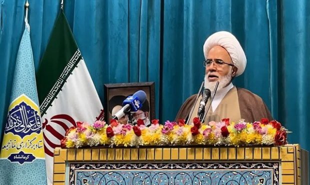 پیام اجتماع اربعین و تجمعات شبانه در خیابانها یکی است پیام اجتماع اربعین و تجمعات شبانه در خیابانها یکی است