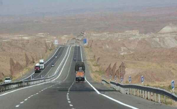 رشد ۱۱ درصدی تردد خودروها در جادههای مسیر زوار اربعین در کرمانشاه: رشد ۱۱ درصدی تردد خودروها در جادههای مسیر زوار اربعین در کرمانشاه: