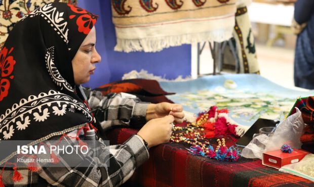 برپایی «هفتهبازار» صنایع دستی در کرمانشاه برپایی «هفتهبازار» صنایع دستی در کرمانشاه