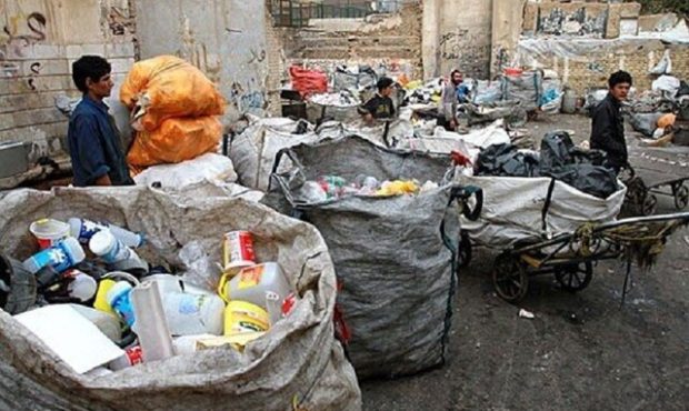 ۱۰ سال است پیگیر جابجایی مشاغل مزاحم کرمانشاه هستیم/ فقط اصناف پای کارند! ۱۰ سال است پیگیر جابجایی مشاغل مزاحم کرمانشاه هستیم/ فقط اصناف پای کارند!